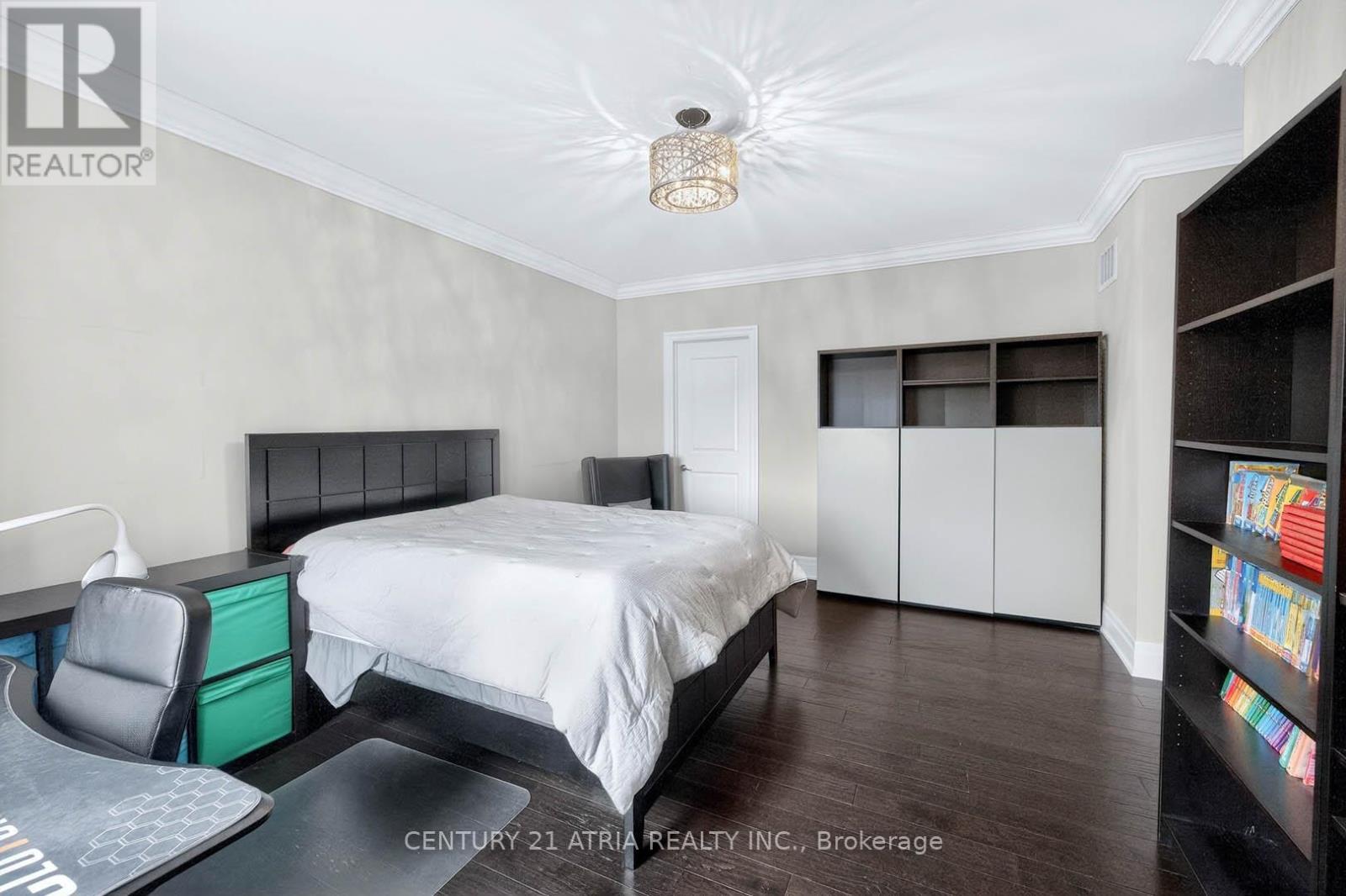 122 Burns Boulevard, King, ON - Indoor Photo Showing Bedroom