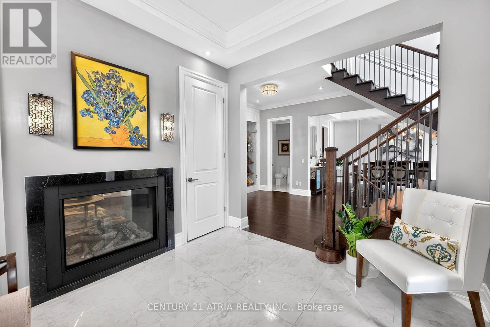 122 Burns Boulevard, King, ON - Indoor With Fireplace