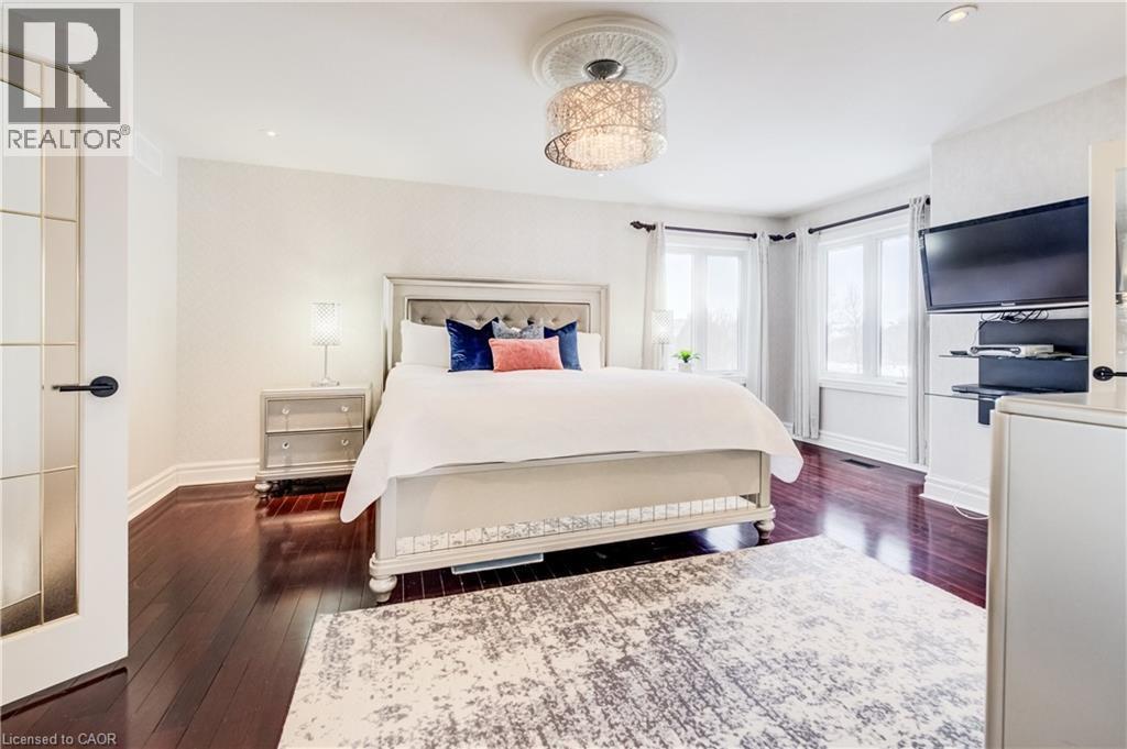 38 Deer Ridge Crescent, Kitchener, ON - Indoor Photo Showing Bedroom