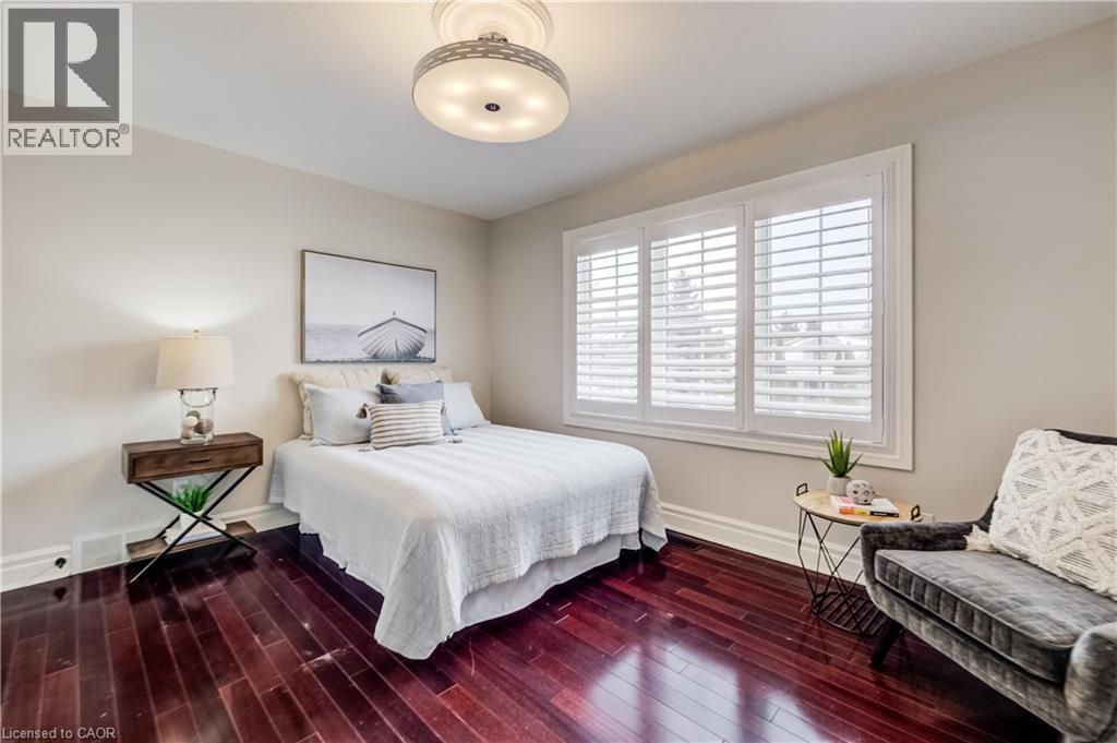 38 Deer Ridge Crescent, Kitchener, ON - Indoor Photo Showing Bedroom