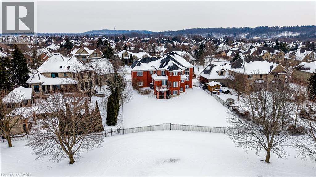 38 Deer Ridge Crescent, Kitchener, ON - Outdoor