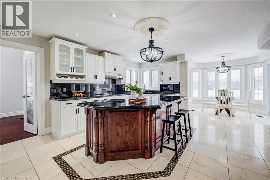38 Deer Ridge Crescent, Kitchener, ON - Indoor Photo Showing Kitchen