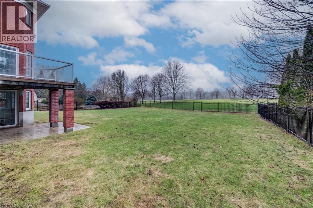 38 Deer Ridge Crescent, Kitchener, ON - Outdoor