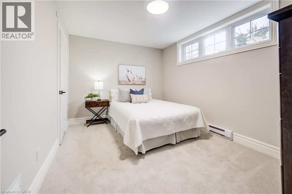 38 Deer Ridge Crescent, Kitchener, ON - Indoor Photo Showing Bedroom
