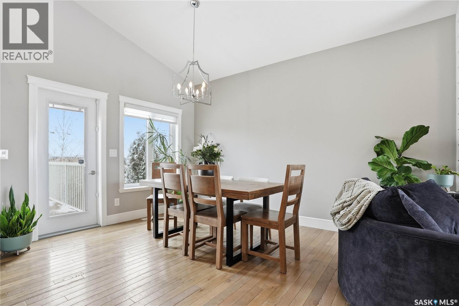 504 Snead Lane, Warman, SK - Indoor Photo Showing Dining Room