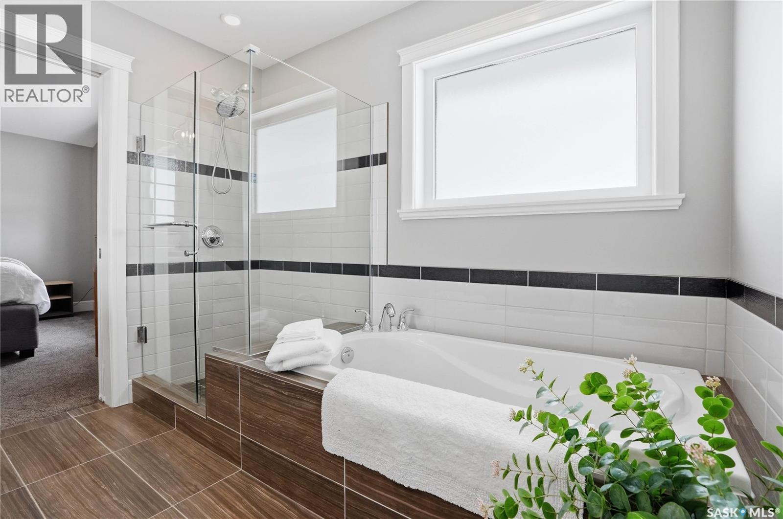 504 Snead Lane, Warman, SK - Indoor Photo Showing Bathroom