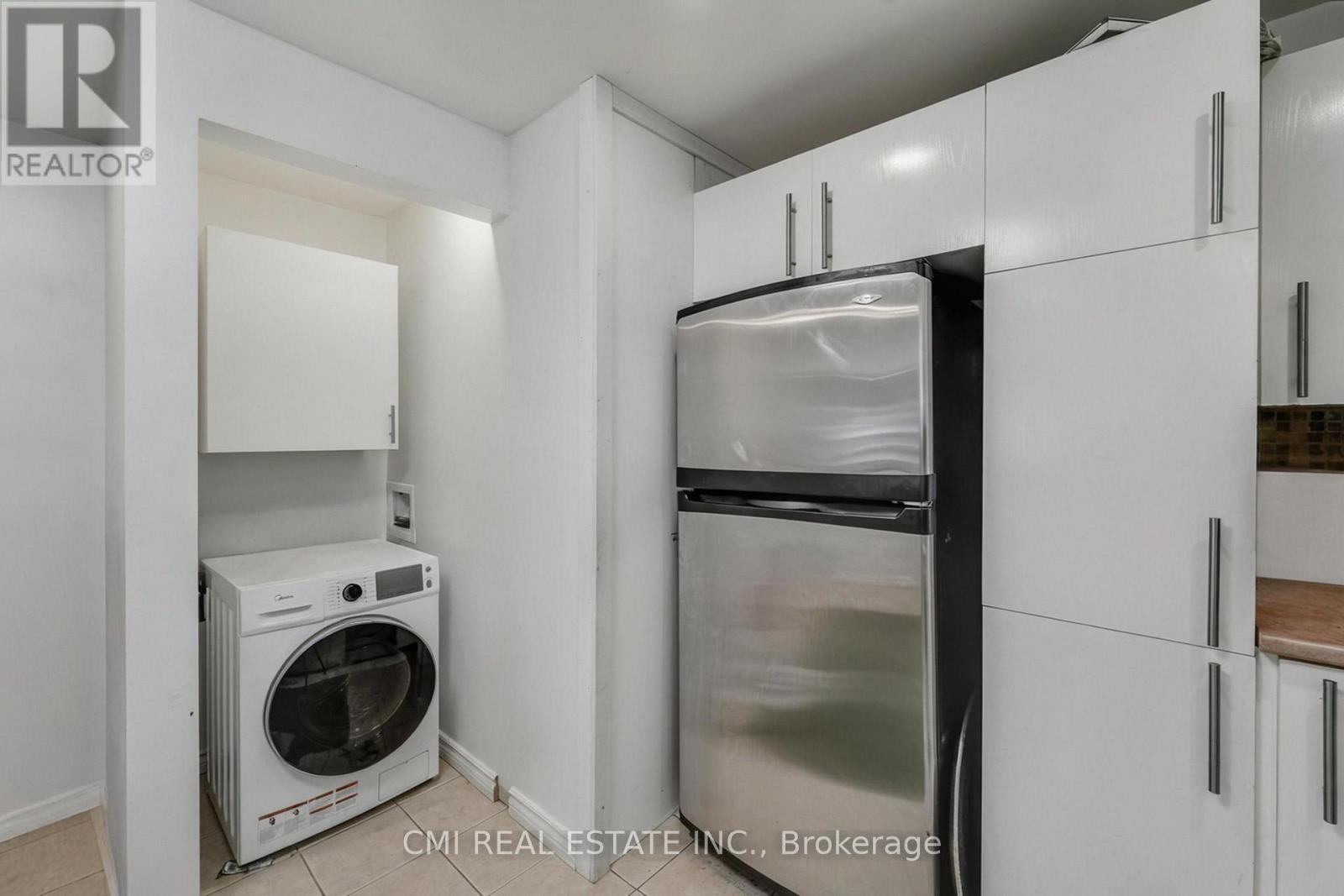 95 Adeline Street, Ottawa, ON - Indoor Photo Showing Laundry Room