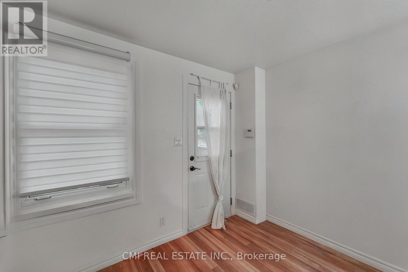 95 Adeline Street, Ottawa, ON - Indoor Photo Showing Other Room