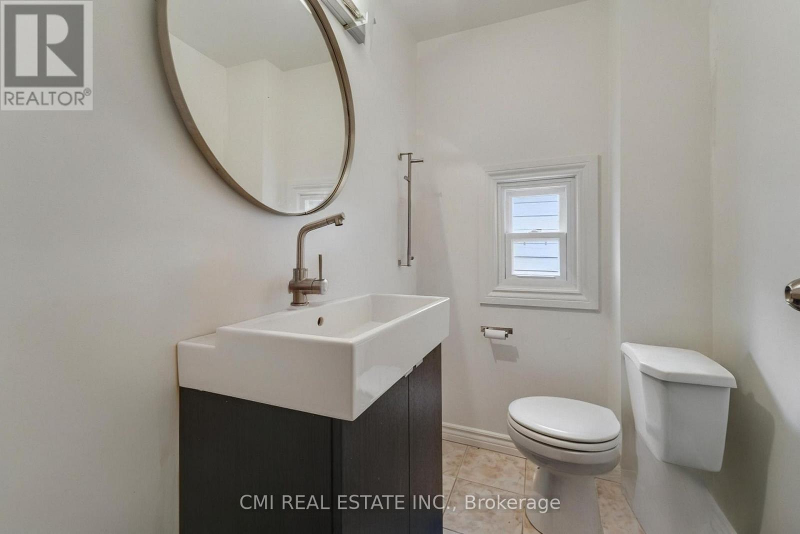 95 Adeline Street, Ottawa, ON - Indoor Photo Showing Bathroom