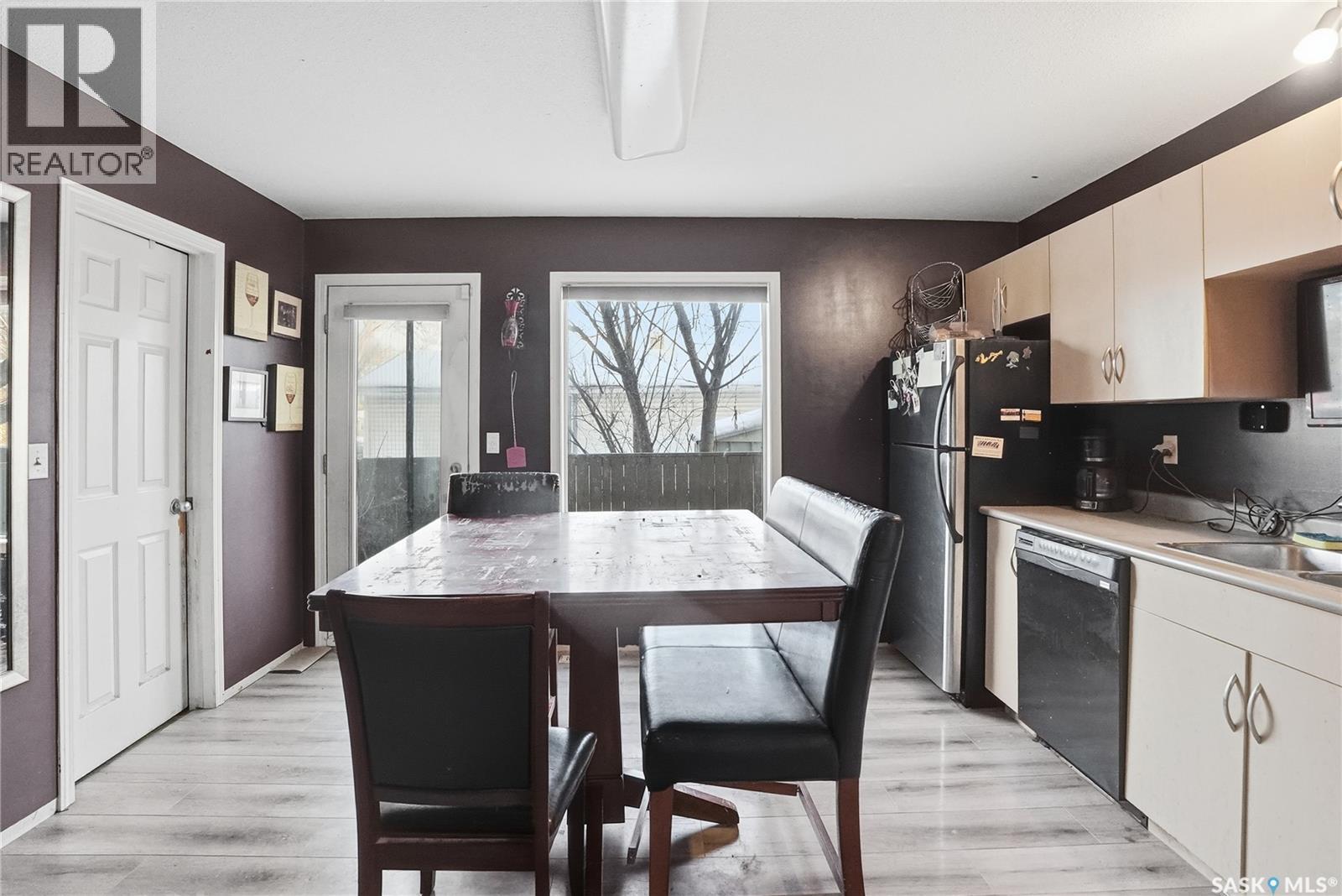3 802 K Avenue N, Saskatoon, SK - Indoor