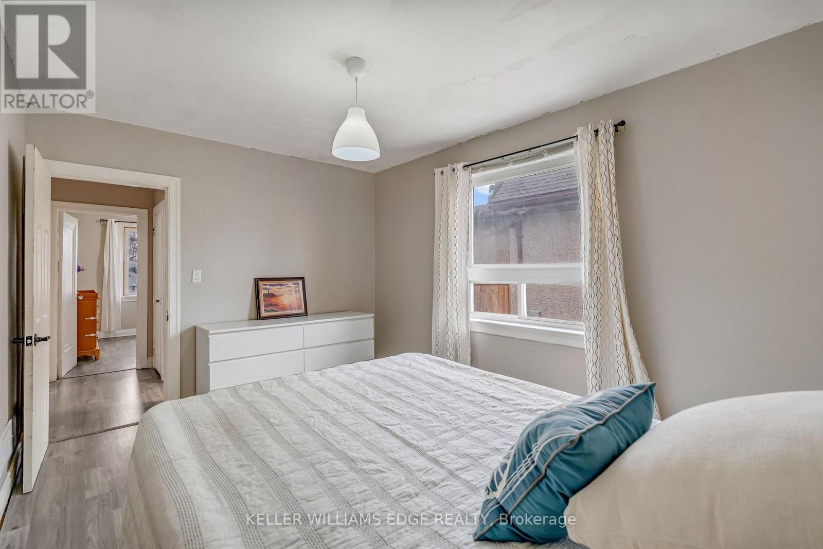 165 Rosewood Road, Hamilton, ON - Indoor Photo Showing Bedroom