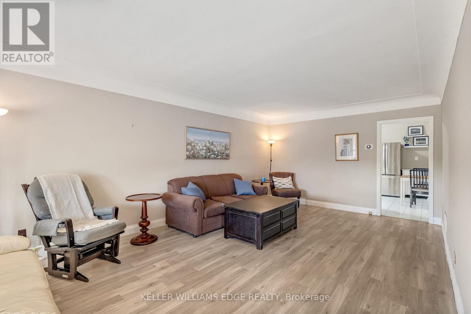 165 Rosewood Road, Hamilton, ON - Indoor Photo Showing Living Room