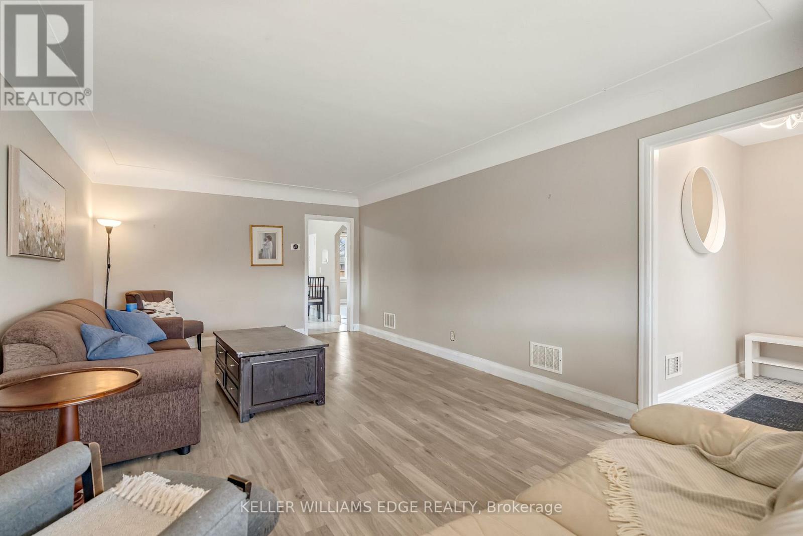 165 Rosewood Road, Hamilton, ON - Indoor Photo Showing Living Room