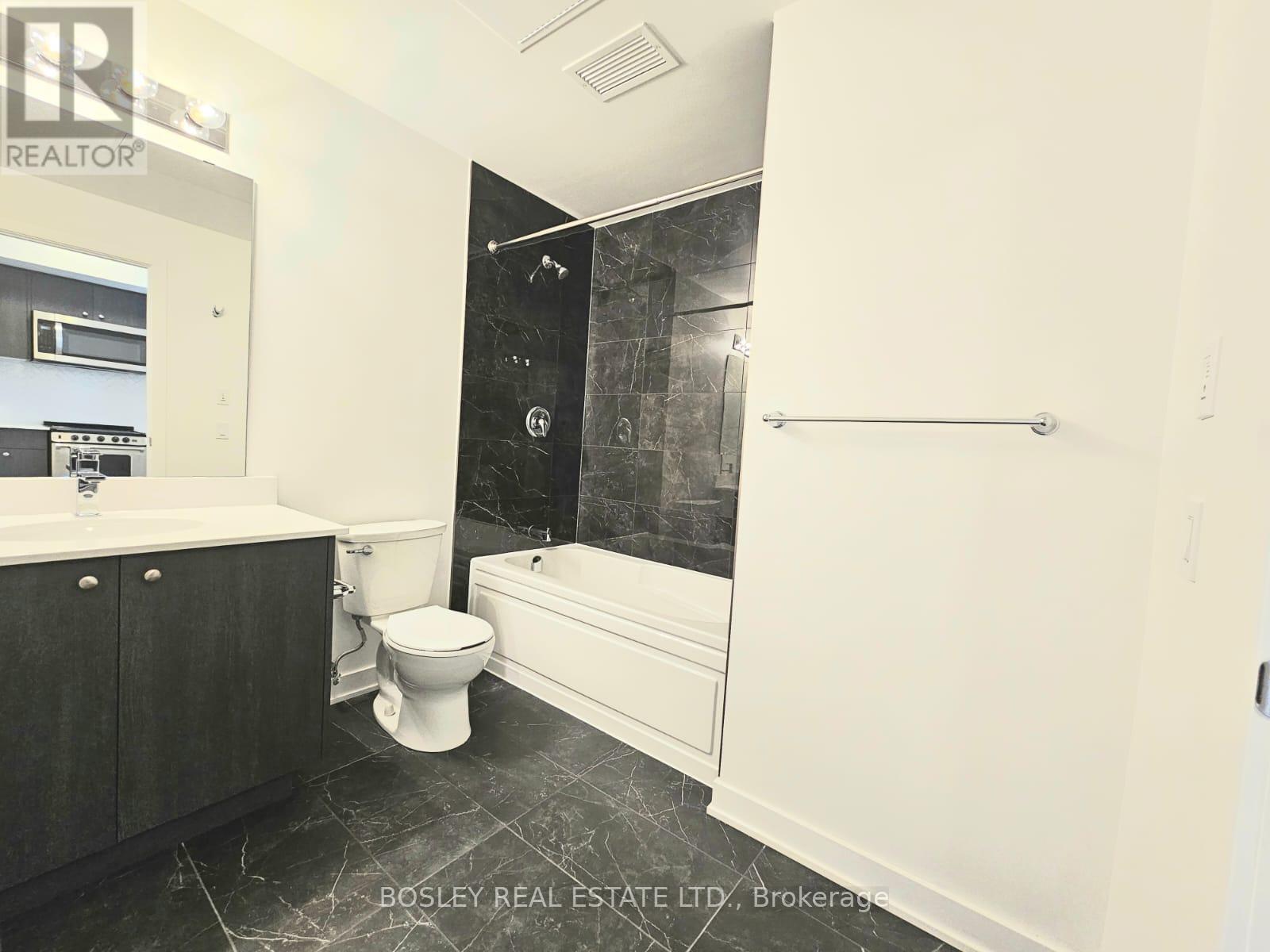 411 - 312 Erb Street, Waterloo, ON - Indoor Photo Showing Bathroom