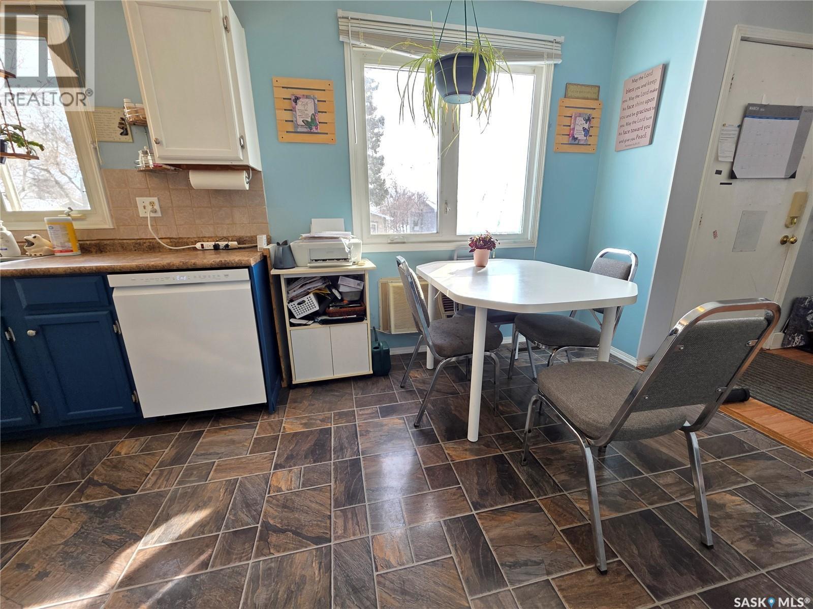 520 Dennis Street, Herbert, SK - Indoor