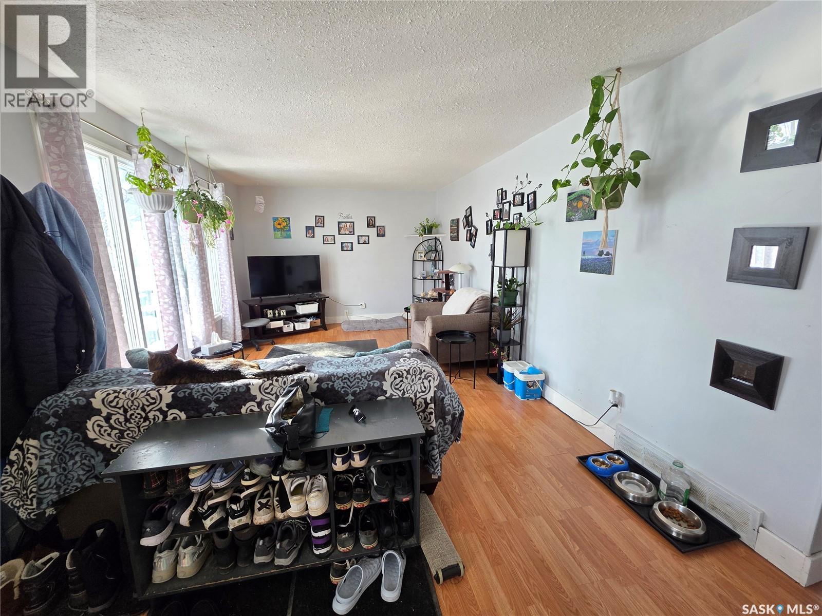 520 Dennis Street, Herbert, SK - Indoor