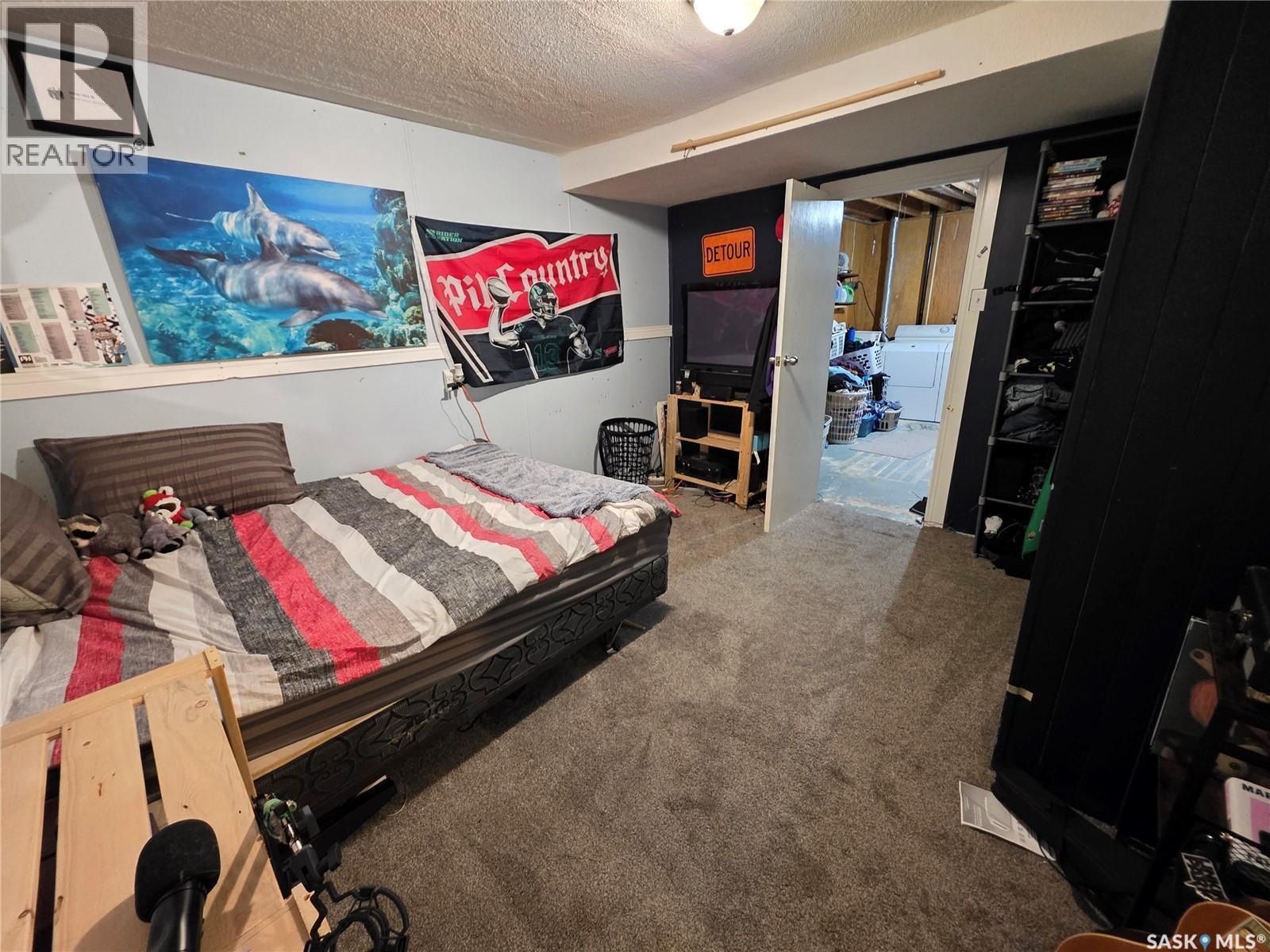 520 Dennis Street, Herbert, SK - Indoor Photo Showing Bedroom