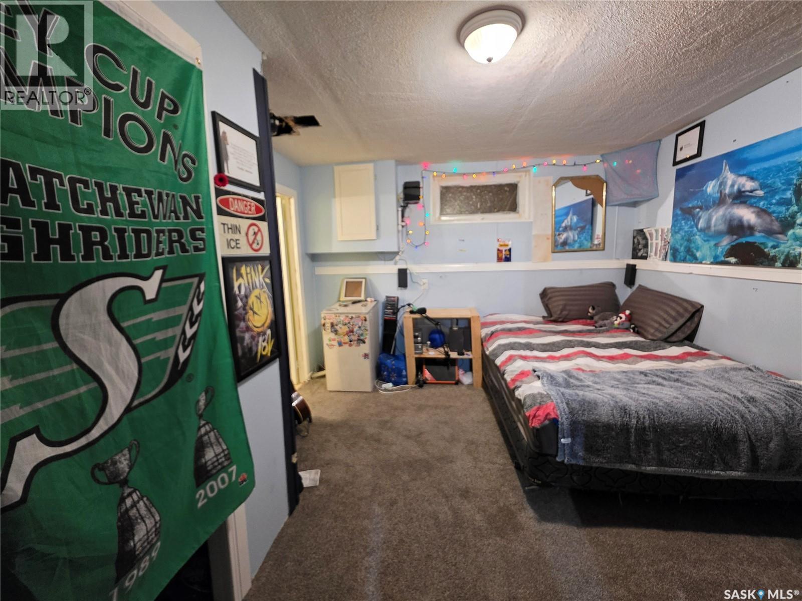 520 Dennis Street, Herbert, SK - Indoor Photo Showing Bedroom