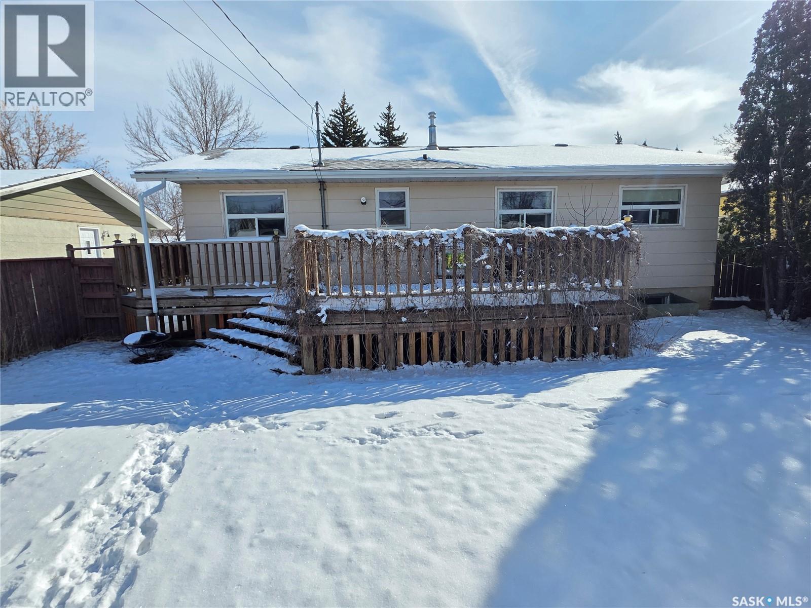 520 Dennis Street, Herbert, SK - Outdoor With Deck Patio Veranda