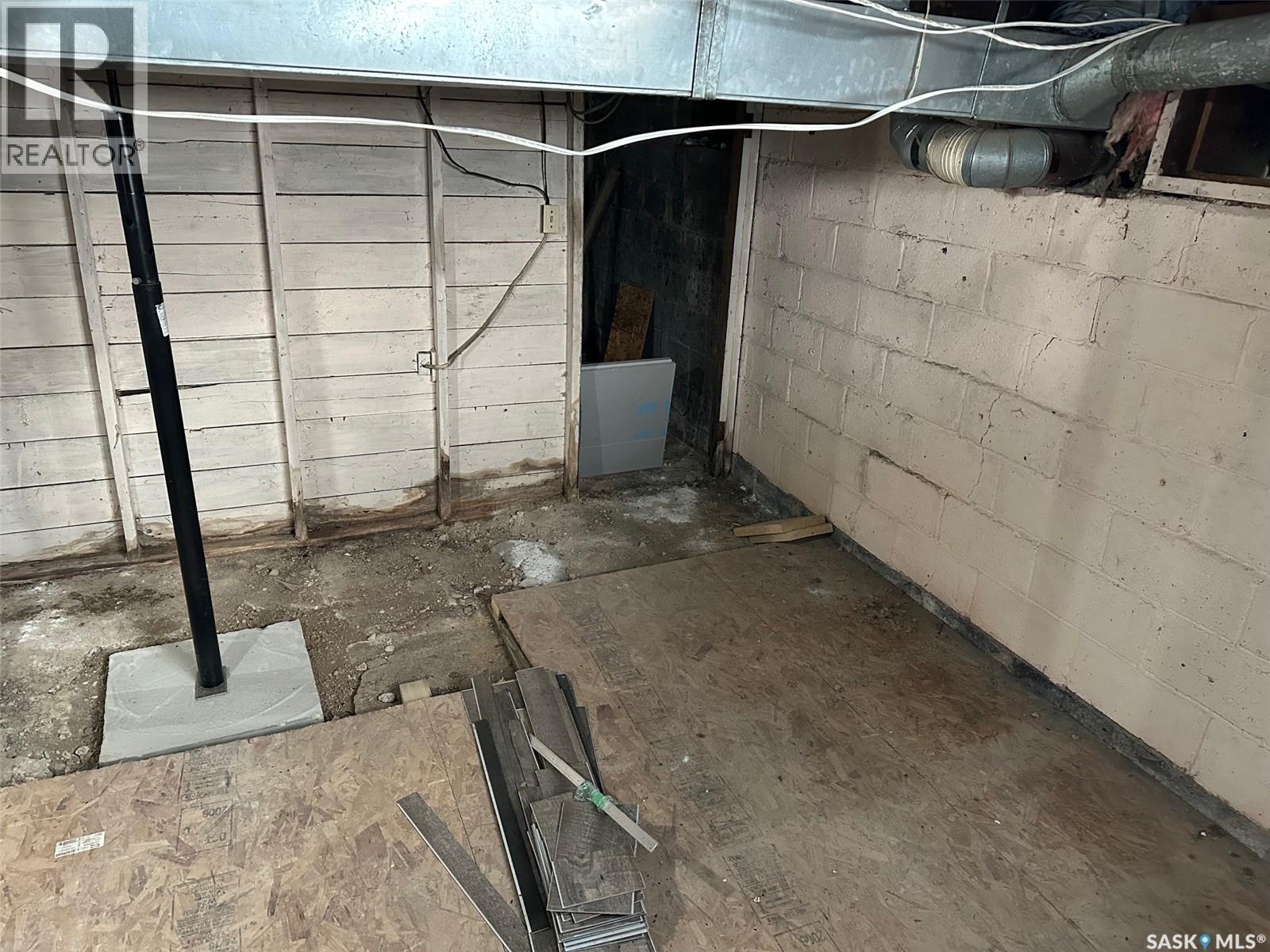 Bell Acreage, Benson Rm No. 35, SK - Indoor