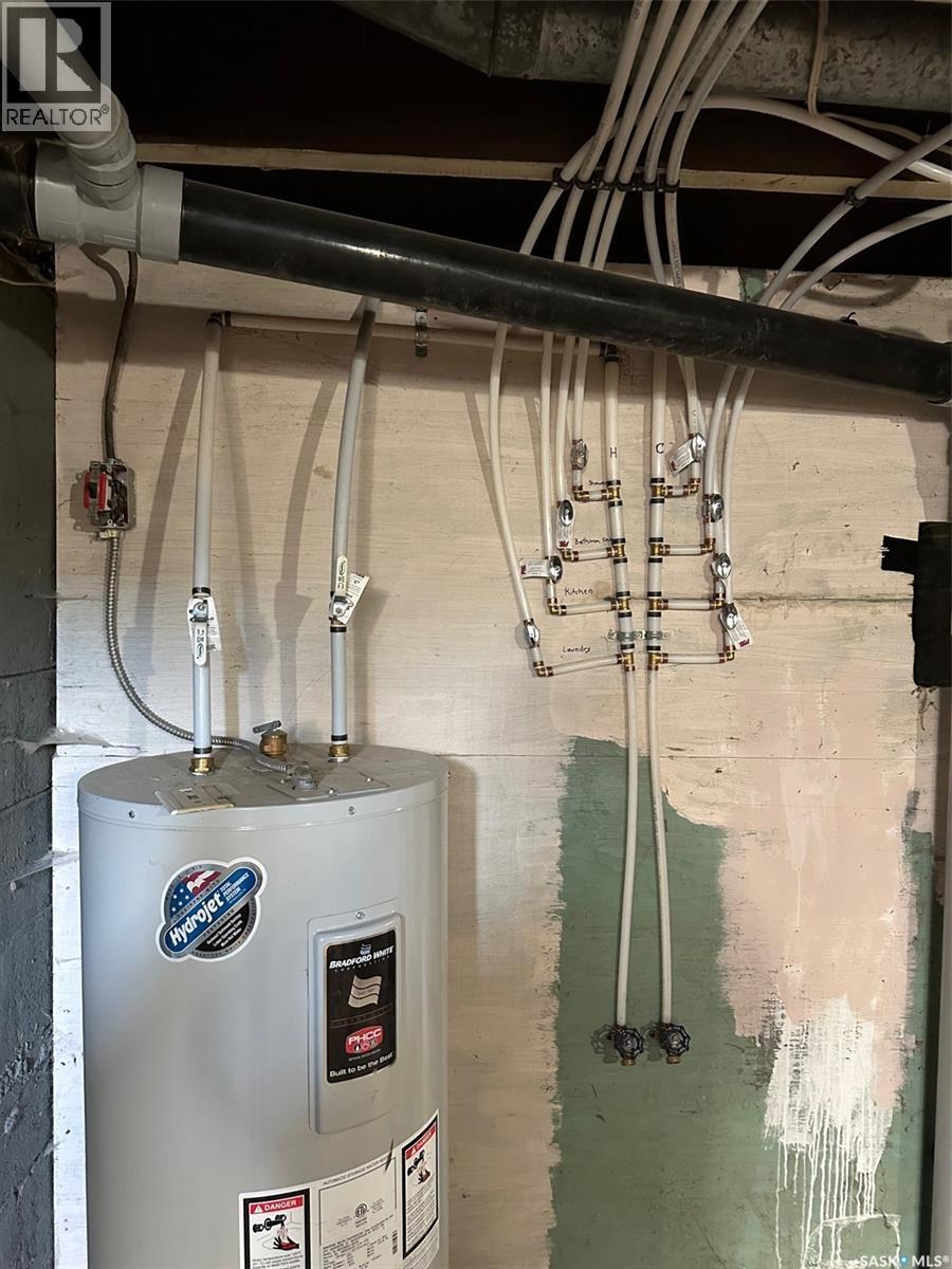 Bell Acreage, Benson Rm No. 35, SK - Indoor Photo Showing Dining Room