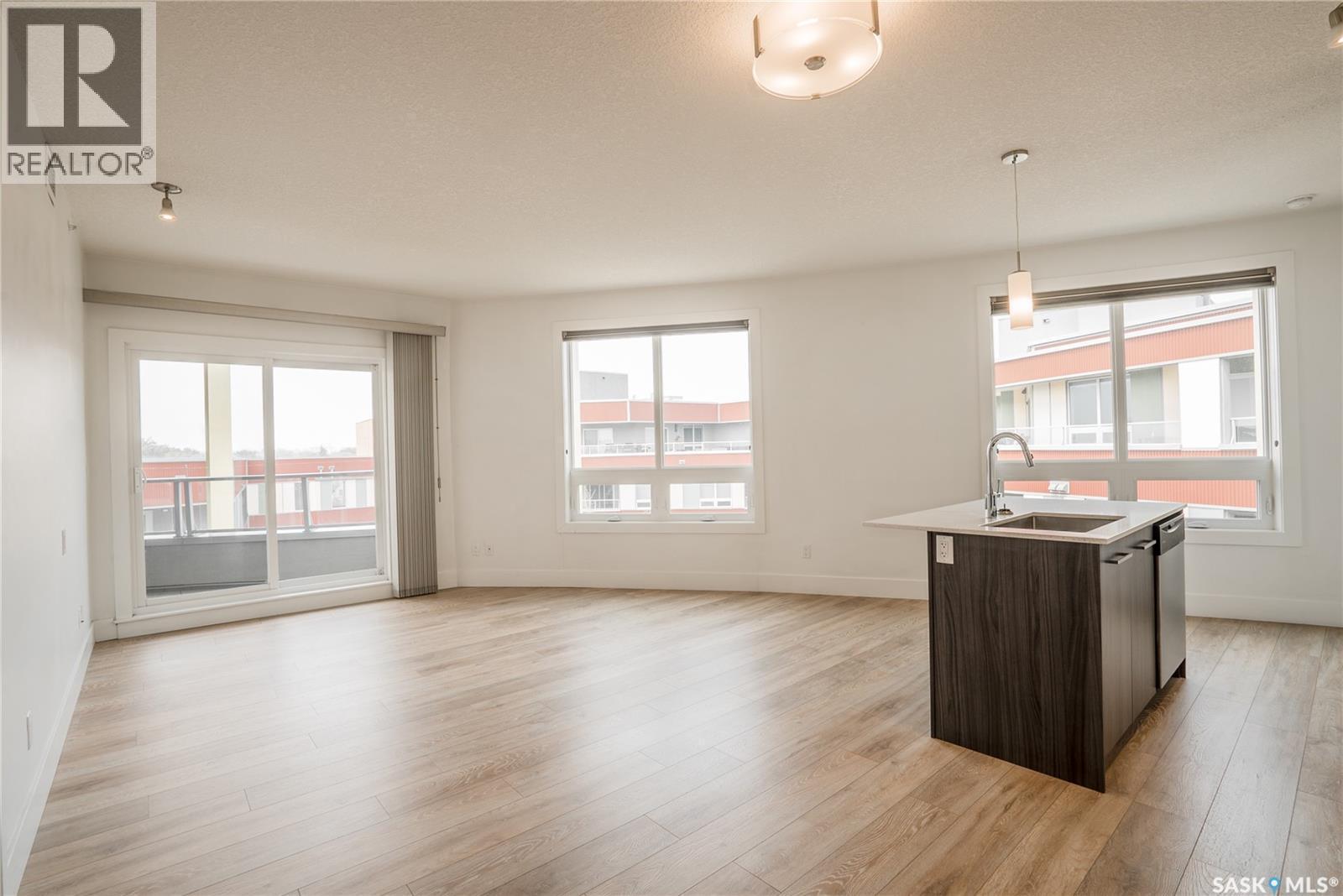 403 409 B Avenue S, Saskatoon, SK - Indoor