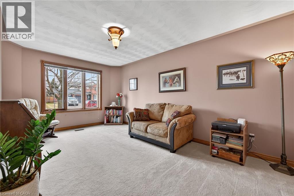 60 Highland Boulevard, Caledonia, ON - Indoor