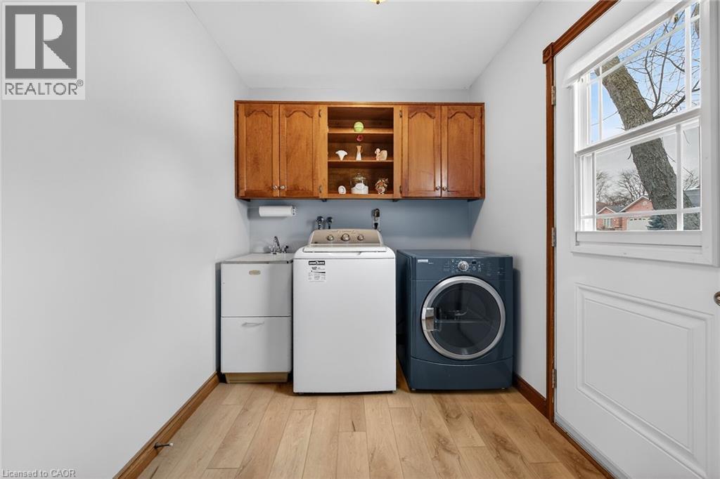 60 Highland Boulevard, Caledonia, ON - Indoor Photo Showing Laundry Room