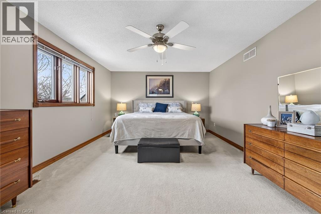 60 Highland Boulevard, Caledonia, ON - Indoor Photo Showing Bedroom