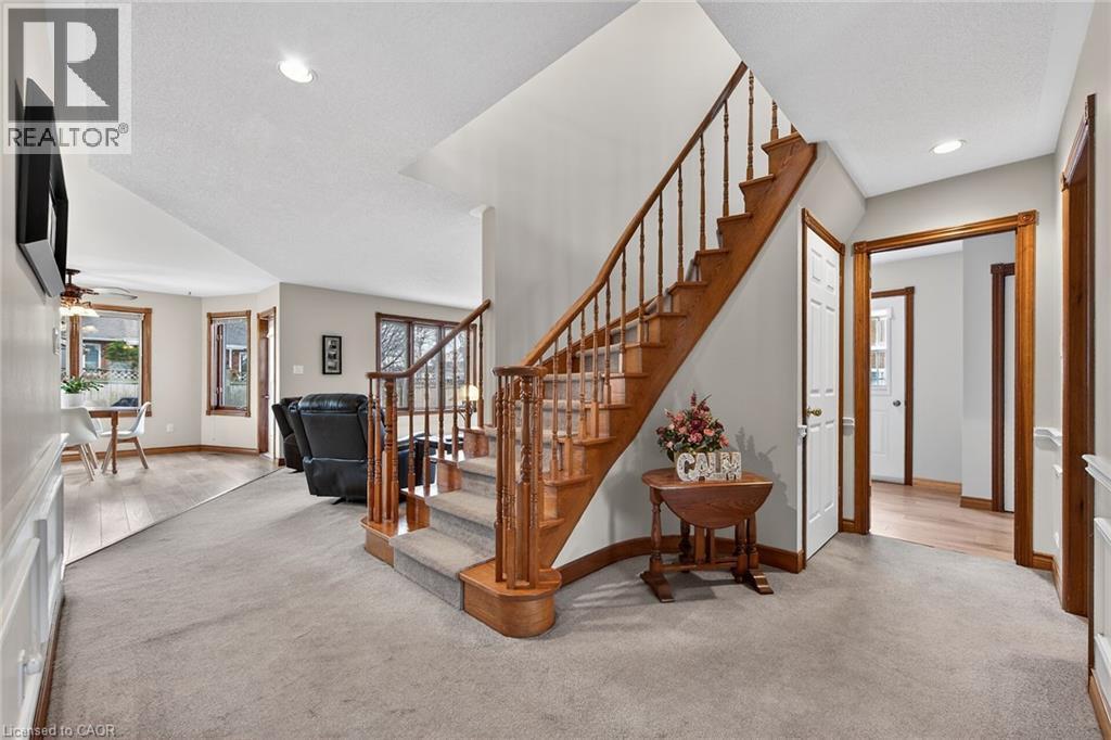 60 Highland Boulevard, Caledonia, ON - Indoor Photo Showing Other Room