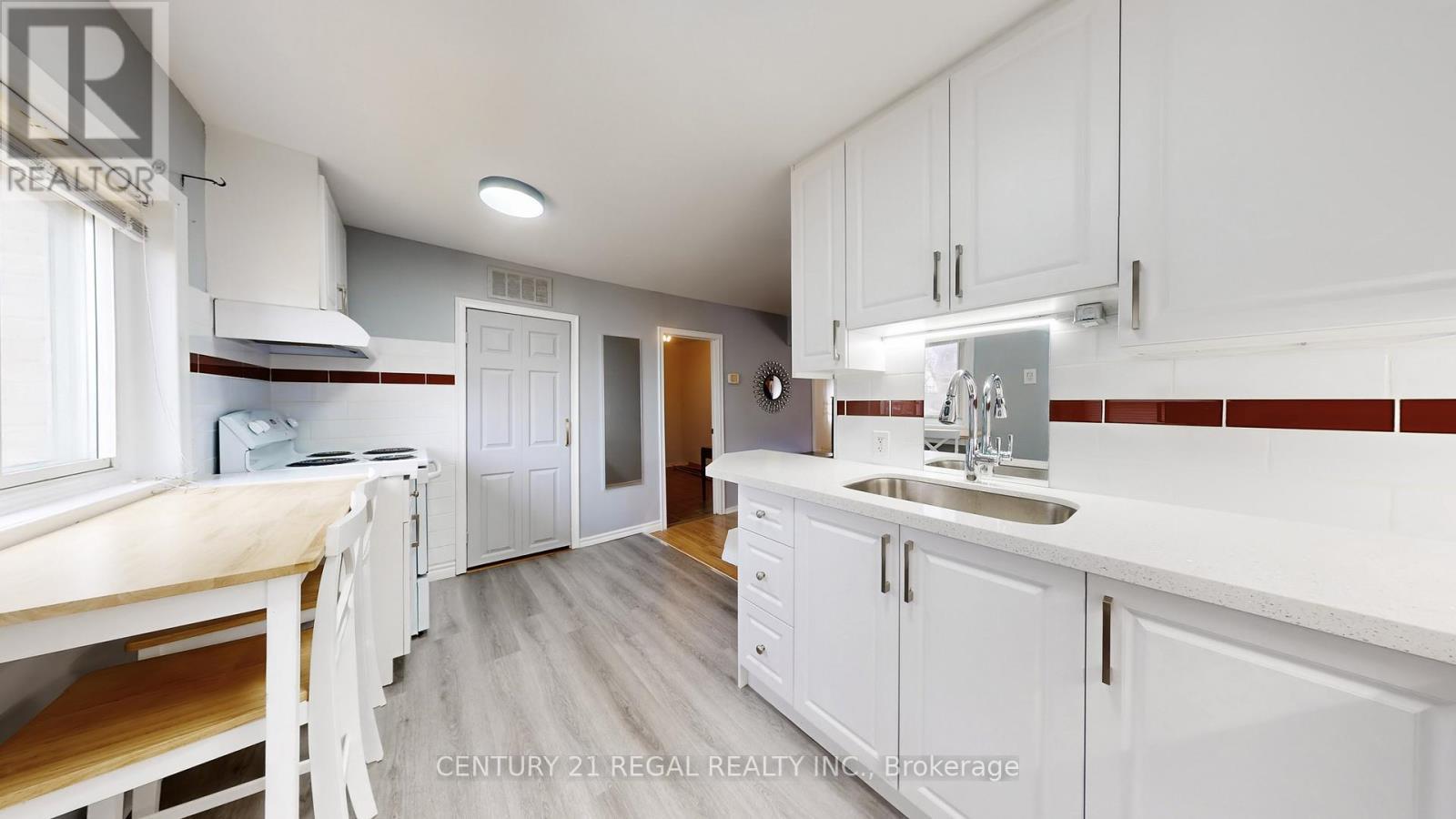 55 Montrave Avenue, Oshawa, ON - Indoor Photo Showing Kitchen