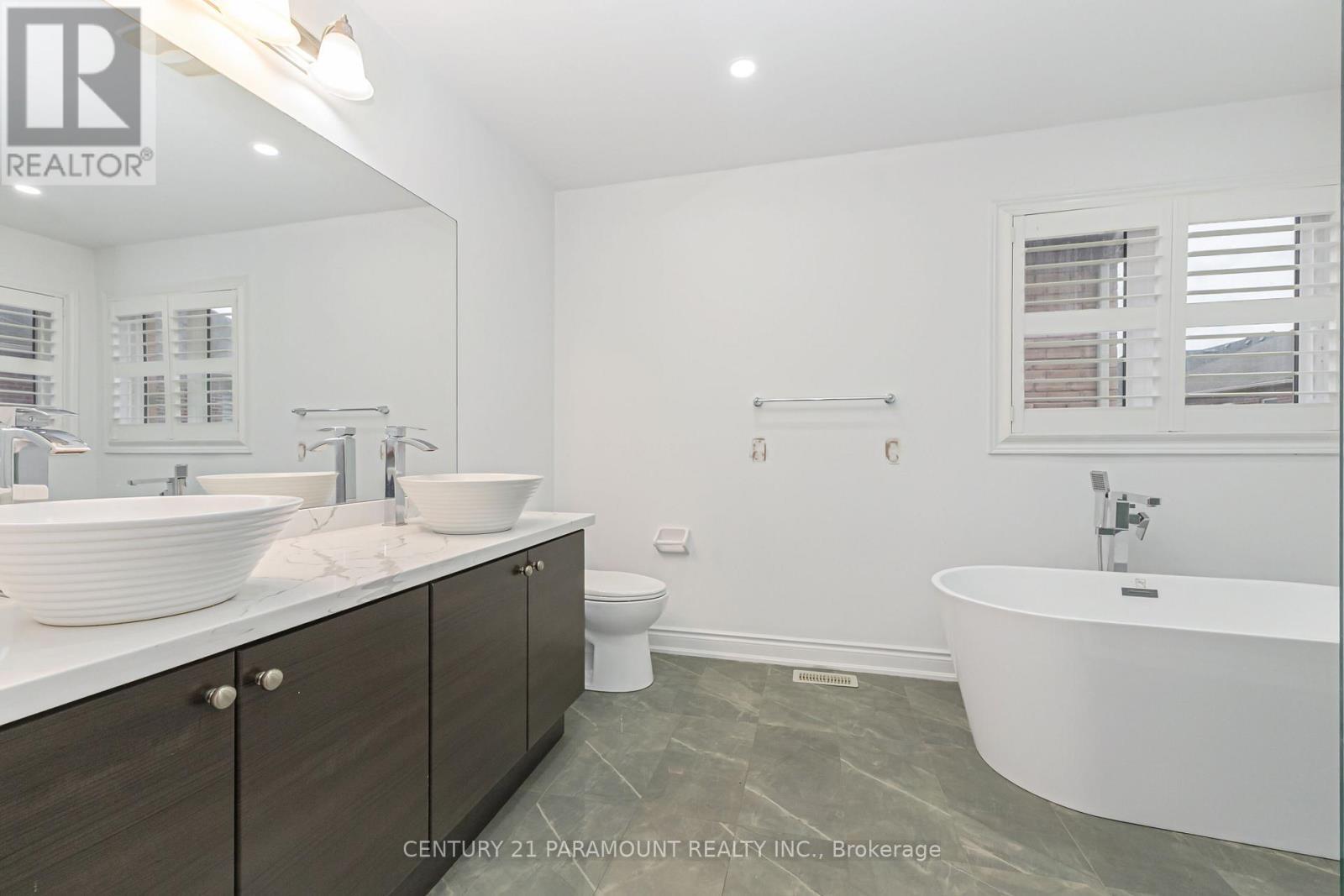 28 Clockwork Drive, Brampton, ON - Indoor Photo Showing Bathroom