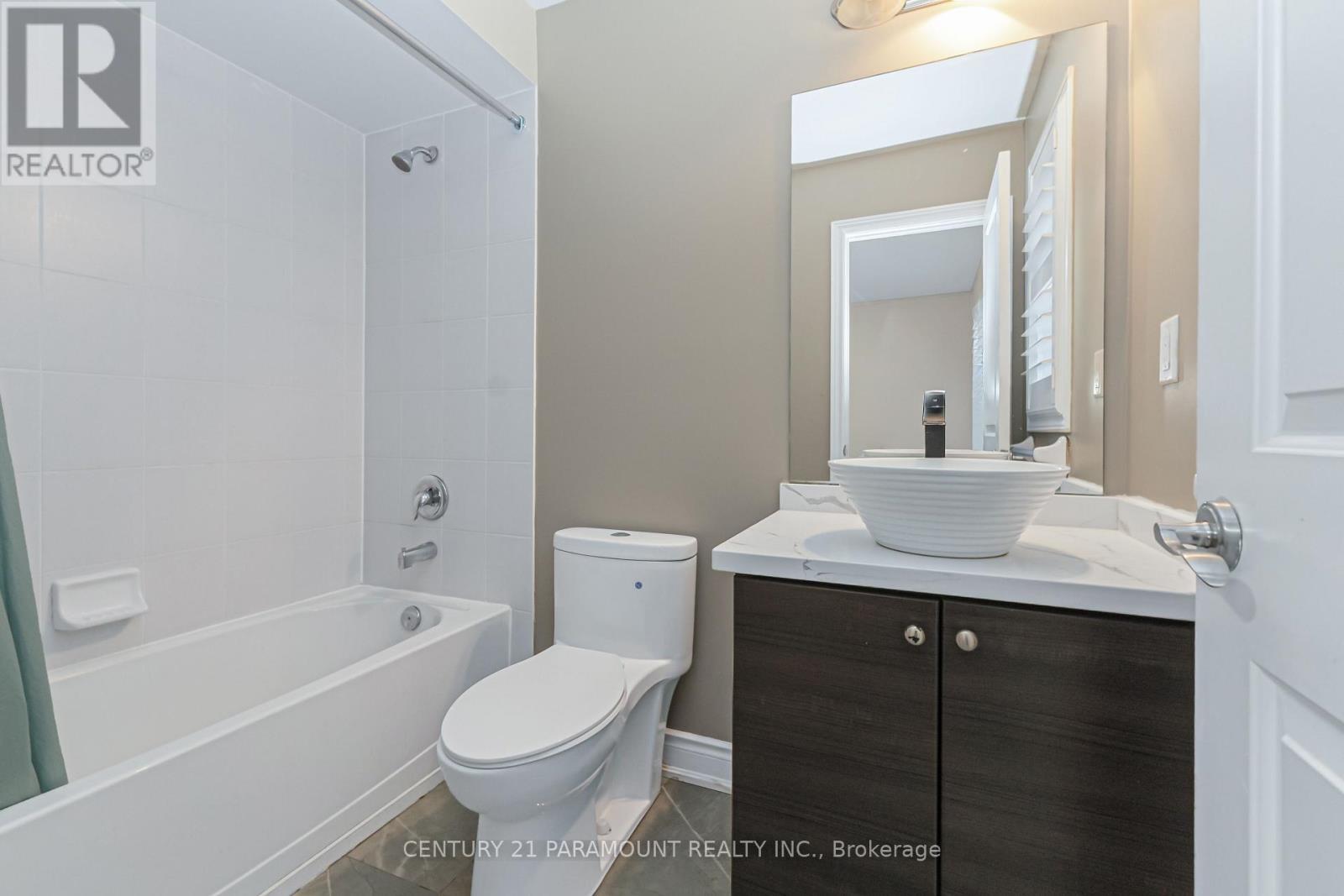 28 Clockwork Drive, Brampton, ON - Indoor Photo Showing Bathroom