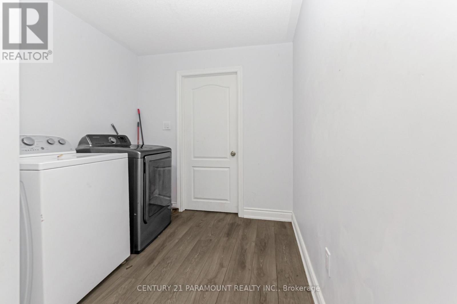 28 Clockwork Drive, Brampton, ON - Indoor Photo Showing Laundry Room