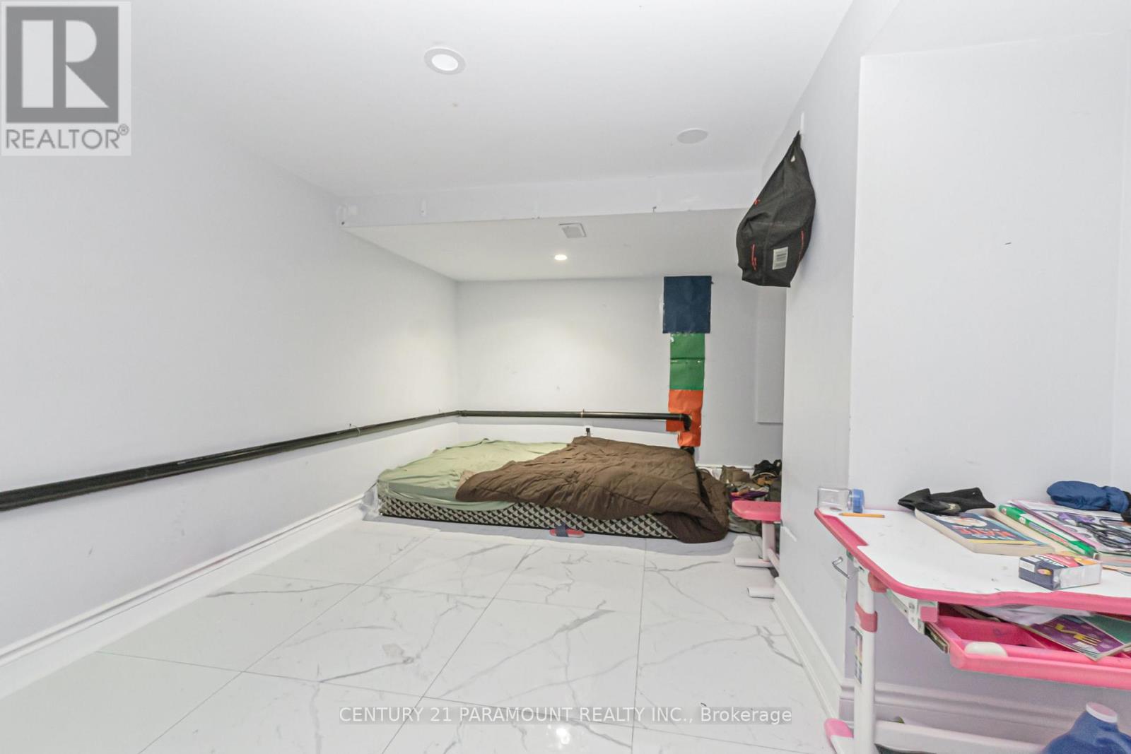 28 Clockwork Drive, Brampton, ON - Indoor Photo Showing Other Room