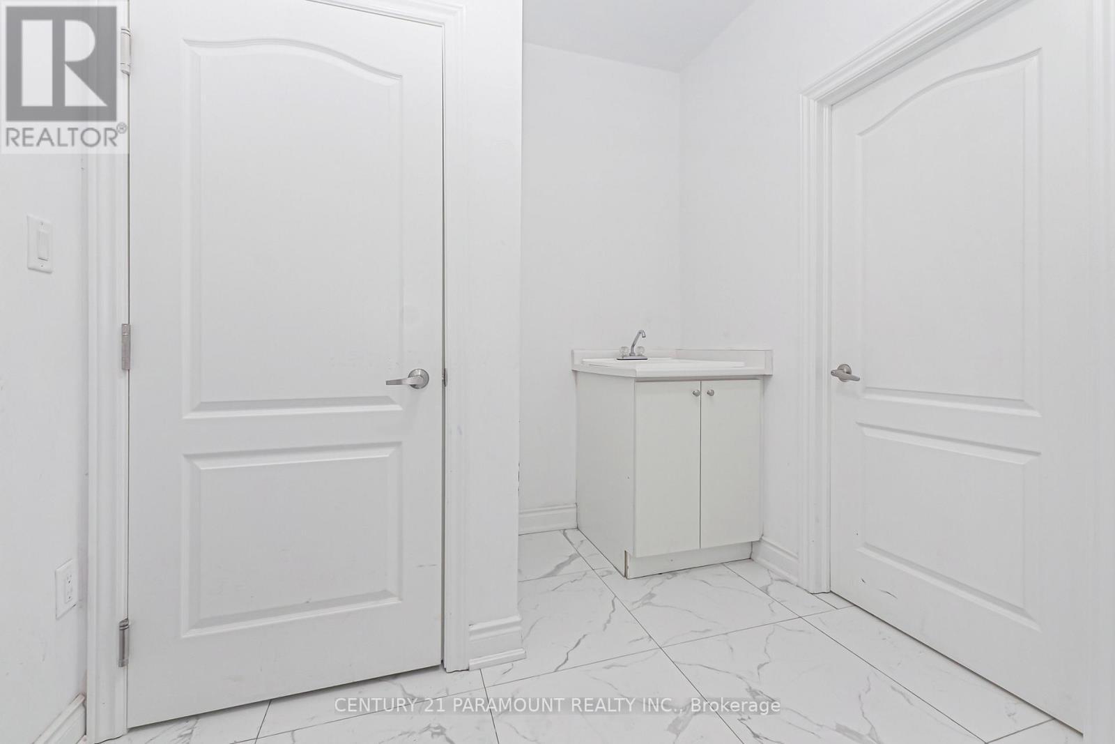 28 Clockwork Drive, Brampton, ON - Indoor Photo Showing Other Room