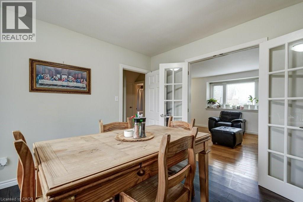624 Brighton Avenue, Hamilton, ON - Indoor Photo Showing Dining Room