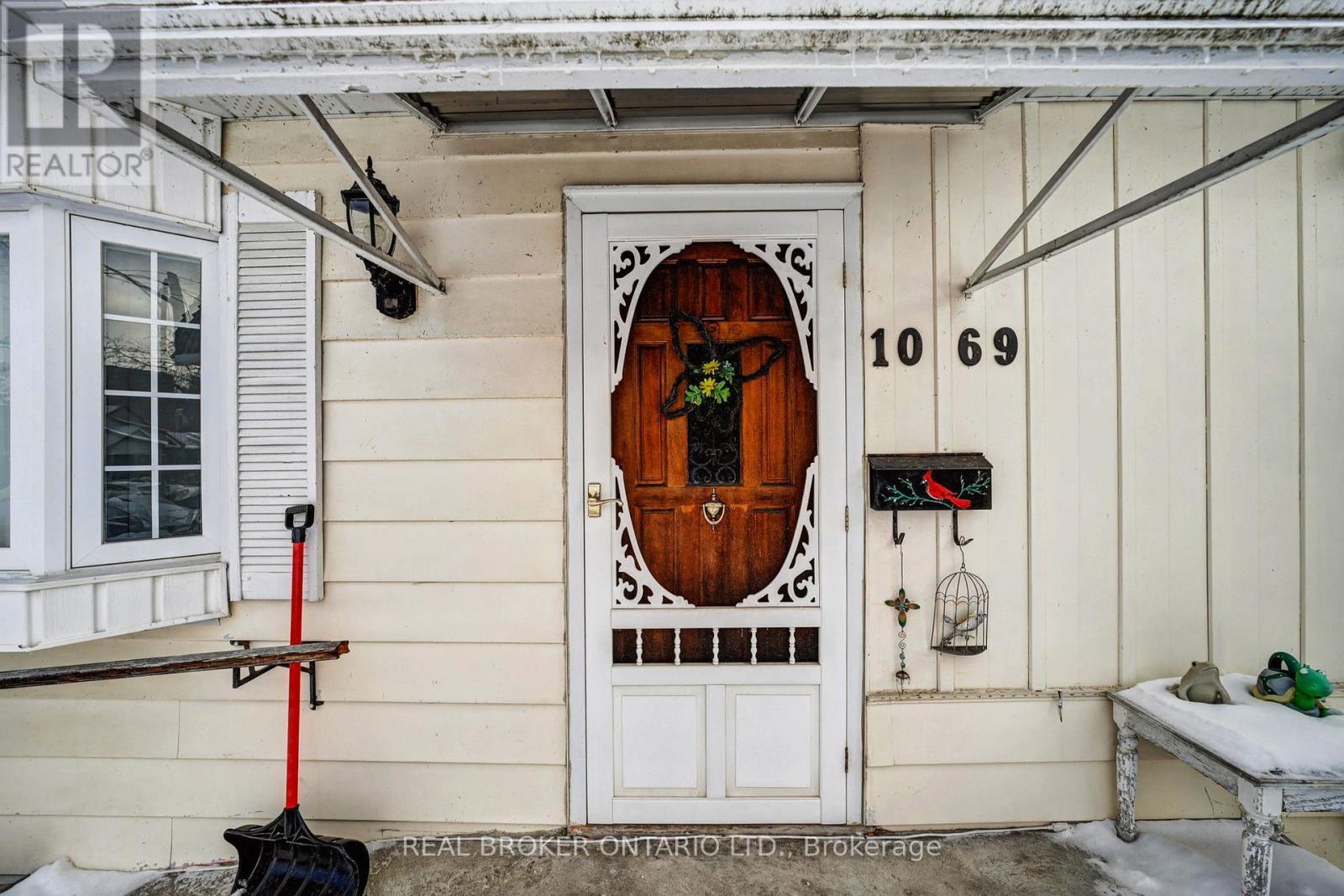 1069 Roosevelt Road, Mississauga, ON