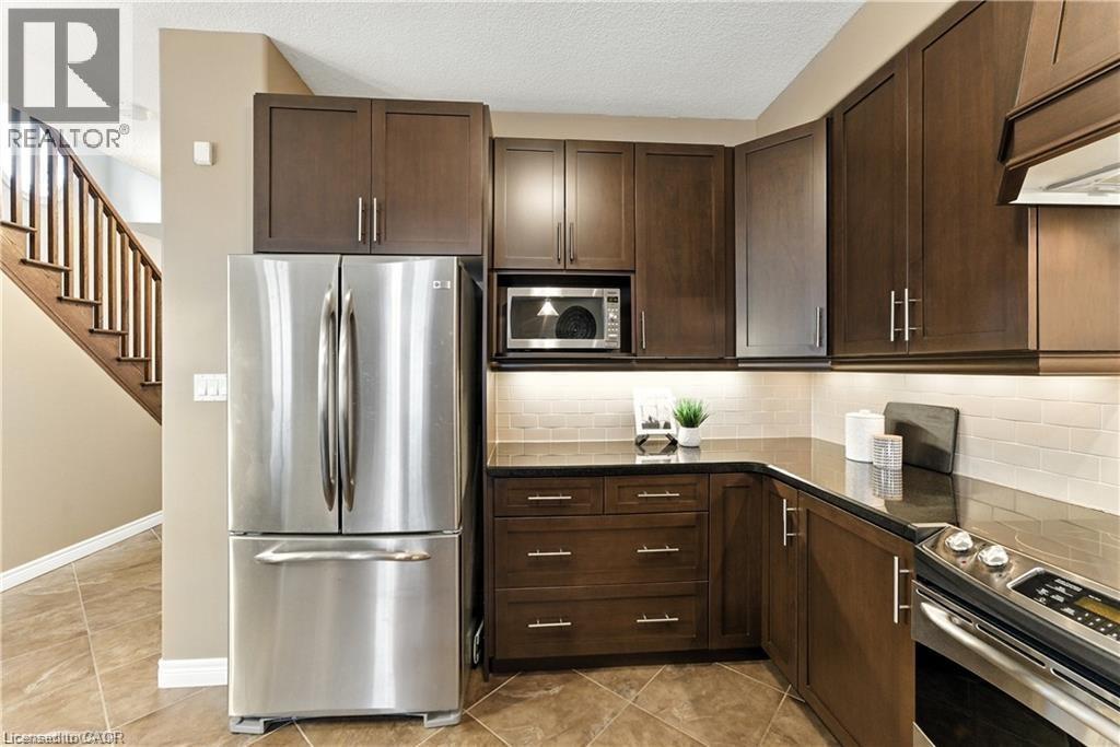 100 Fall Fair Way, Binbrook, ON - Indoor Photo Showing Kitchen