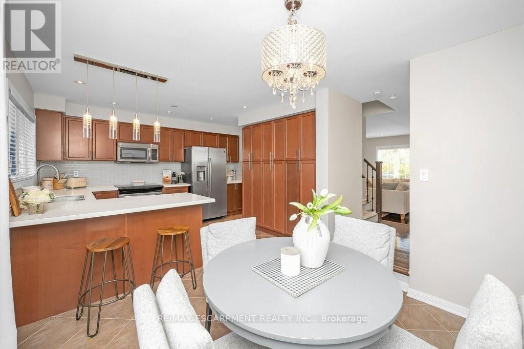 3140 Edgar Avenue, Burlington, ON - Indoor Photo Showing Dining Room