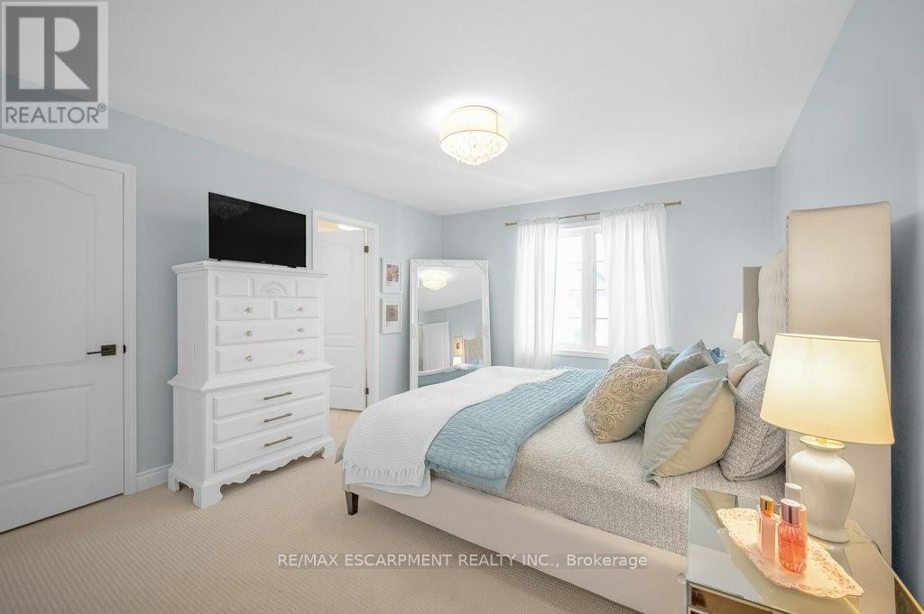 3140 Edgar Avenue, Burlington, ON - Indoor Photo Showing Bedroom