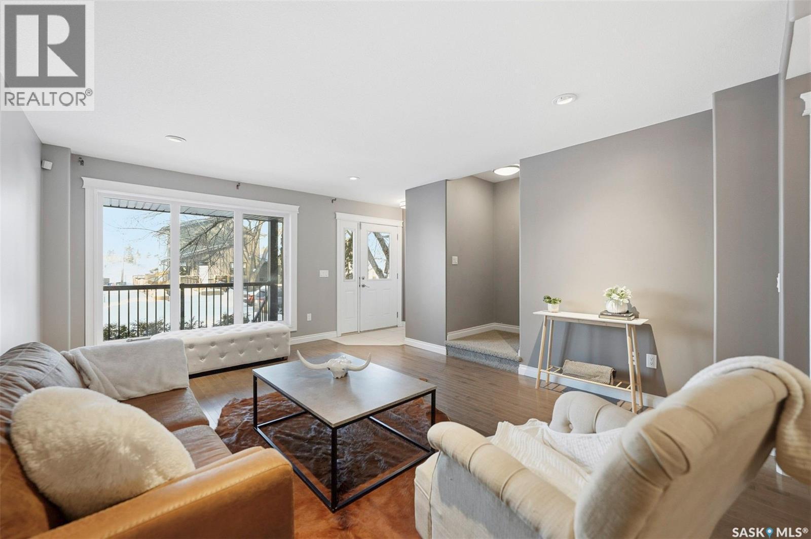 2129 Coy Avenue, Saskatoon, SK - Indoor Photo Showing Living Room