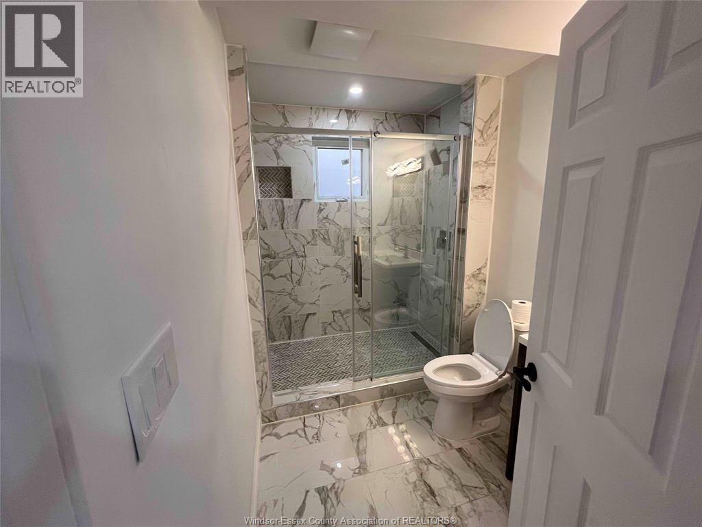511 Gauthier Drive, Tecumseh, ON - Indoor Photo Showing Bathroom