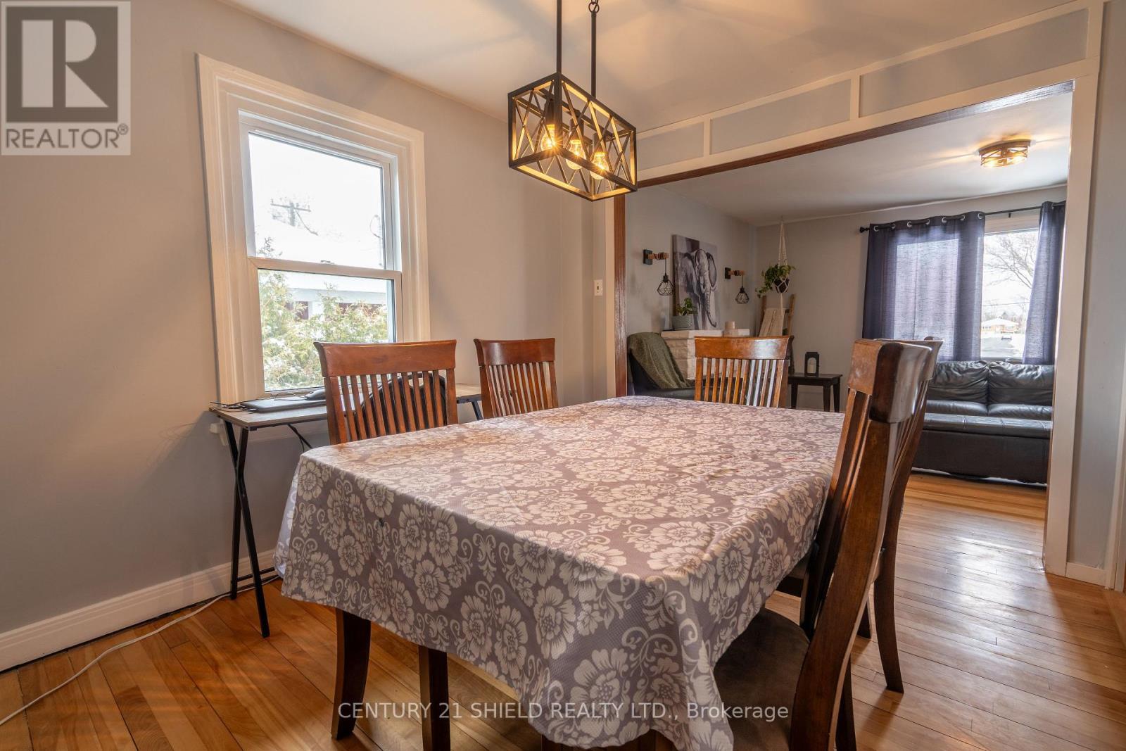 1005 Third Street E, Cornwall, ON - Indoor Photo Showing Dining Room
