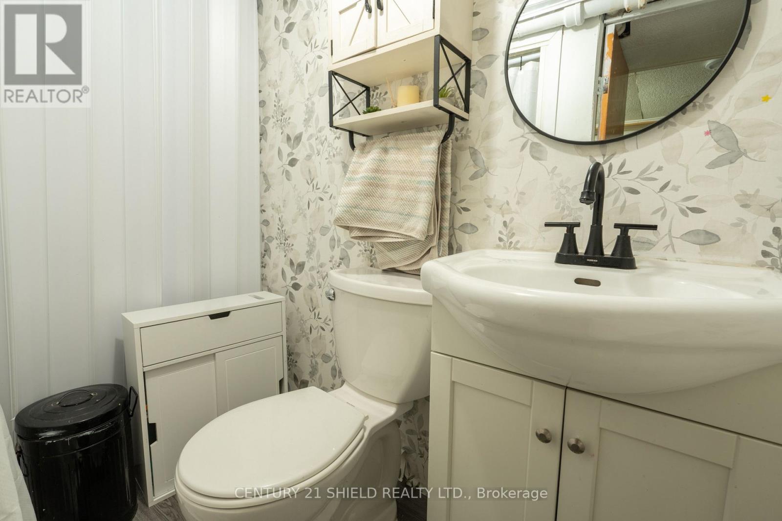 1005 Third Street E, Cornwall, ON - Indoor Photo Showing Bathroom