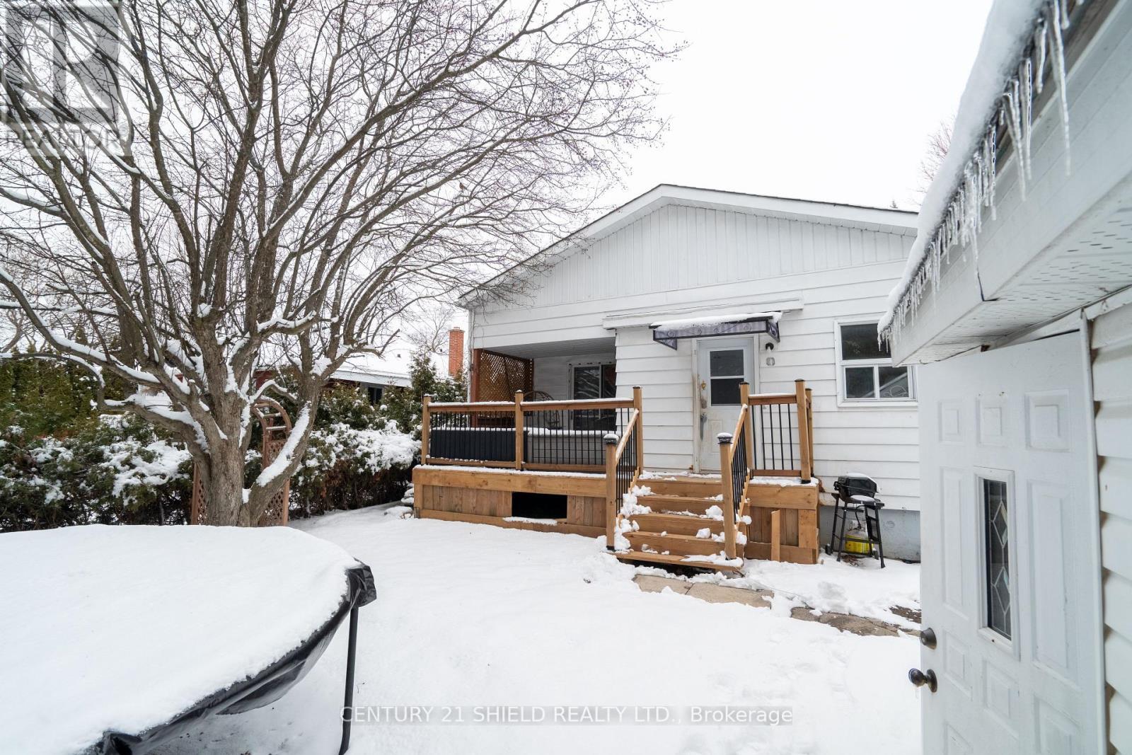 1005 Third Street E, Cornwall, ON - Outdoor