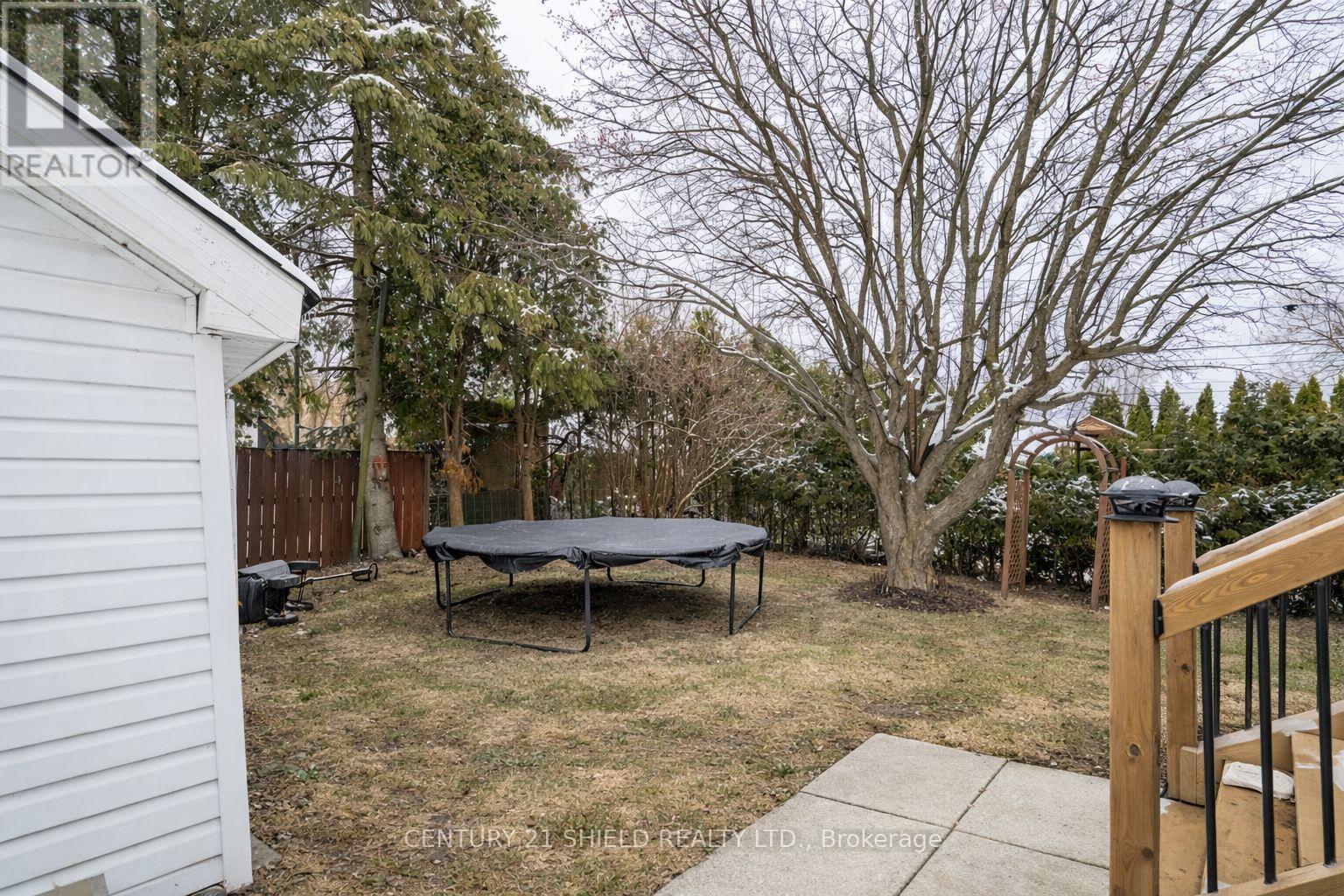 1005 Third Street E, Cornwall, ON - Outdoor