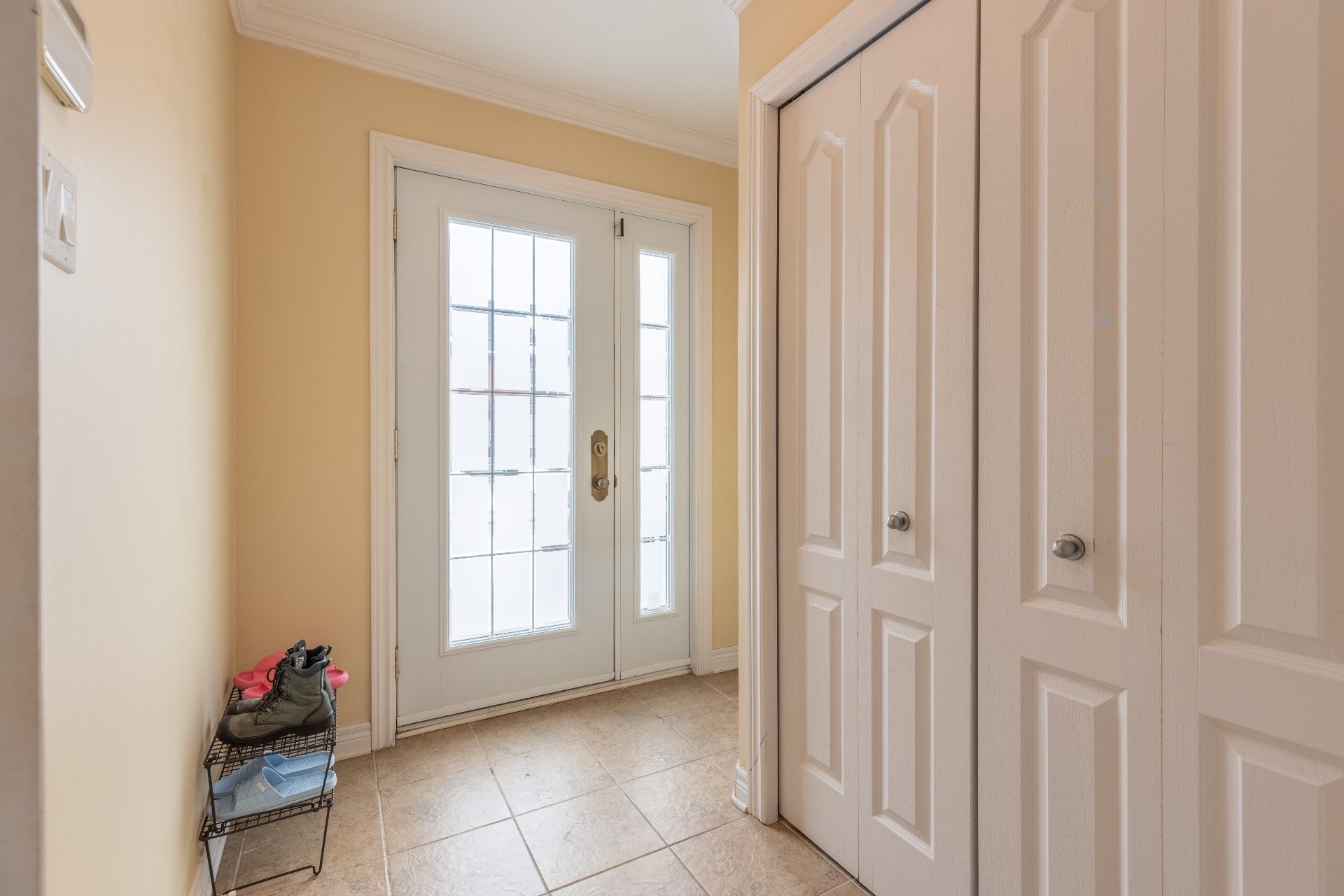 Mud Room - 136 Av. Alston, Pointe-Claire, QC - Indoor Photo Showing Other Room