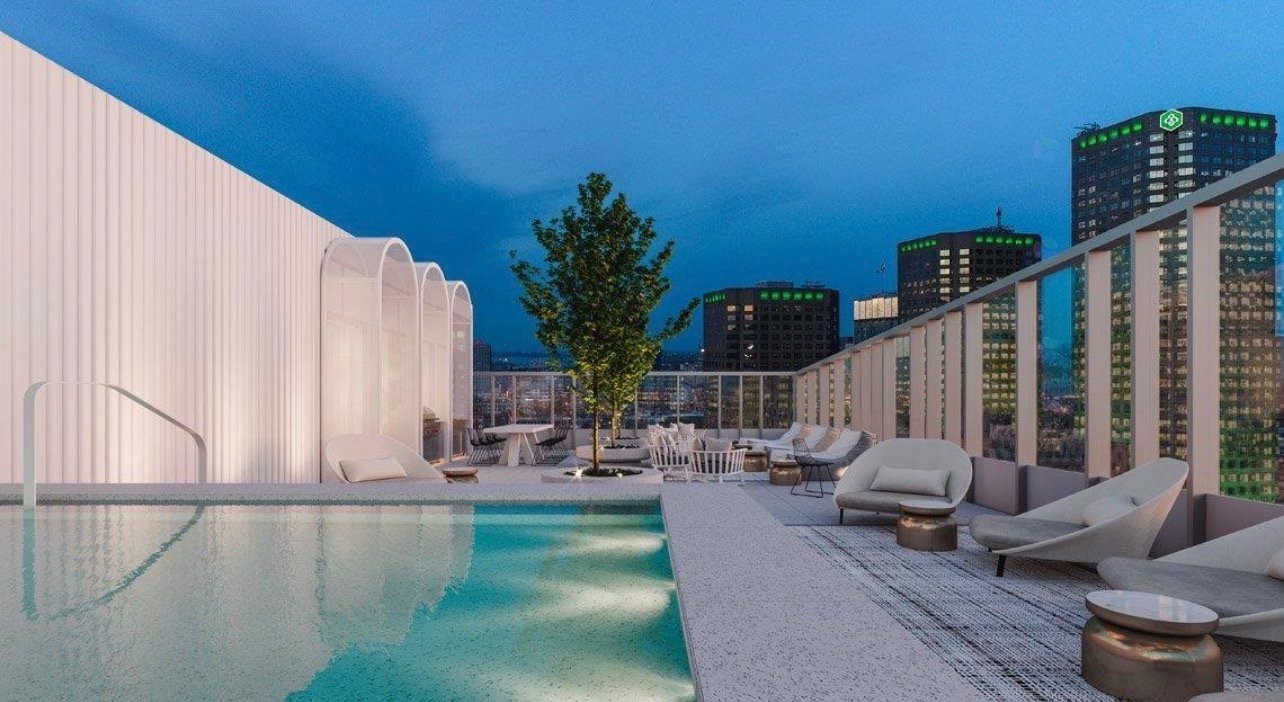 Piscine - 810-360 Rue Mayor, Montréal (Ville-Marie), QC - With In Ground Pool