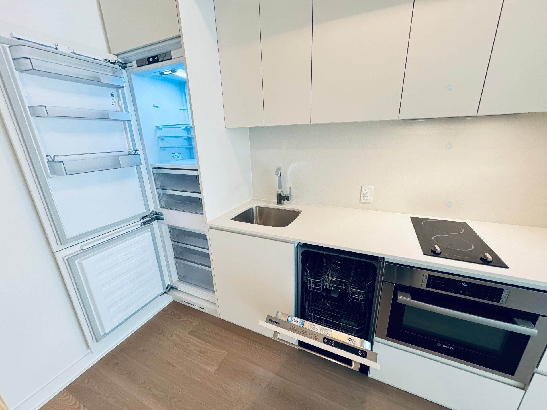 Cuisine - 810-360 Rue Mayor, Montréal (Ville-Marie), QC - Indoor Photo Showing Kitchen